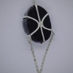 DIJE Y CADENA CON PIEDRA DRUZA