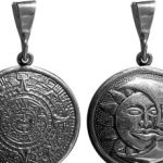 DIJE DOBLE VISTA CIRCULAR CALENDARIO AZTECA SOL-LUNA