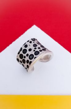 Anillo Yayoi Kusama